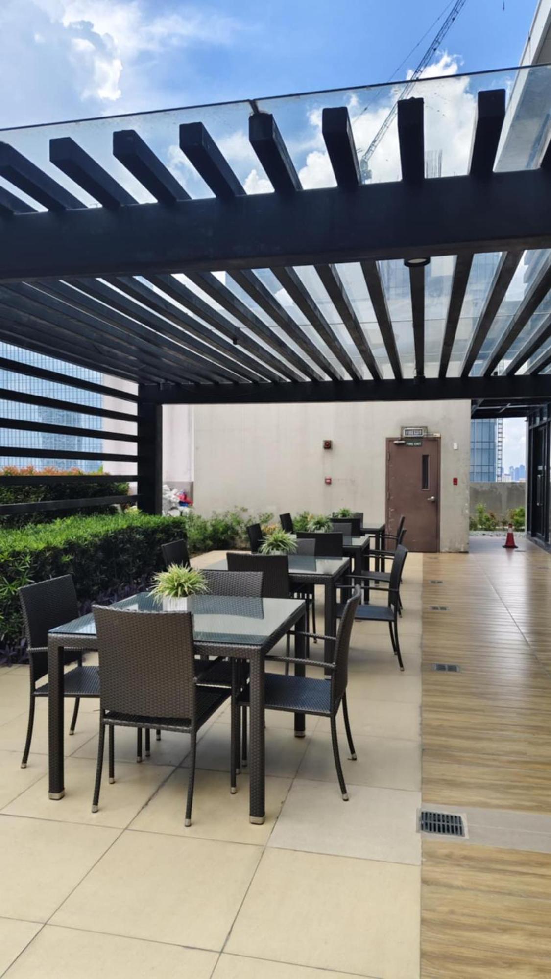 Aparthotel Deluxe One Bedroom By Christine Infront Of Trinoma Mall Manila