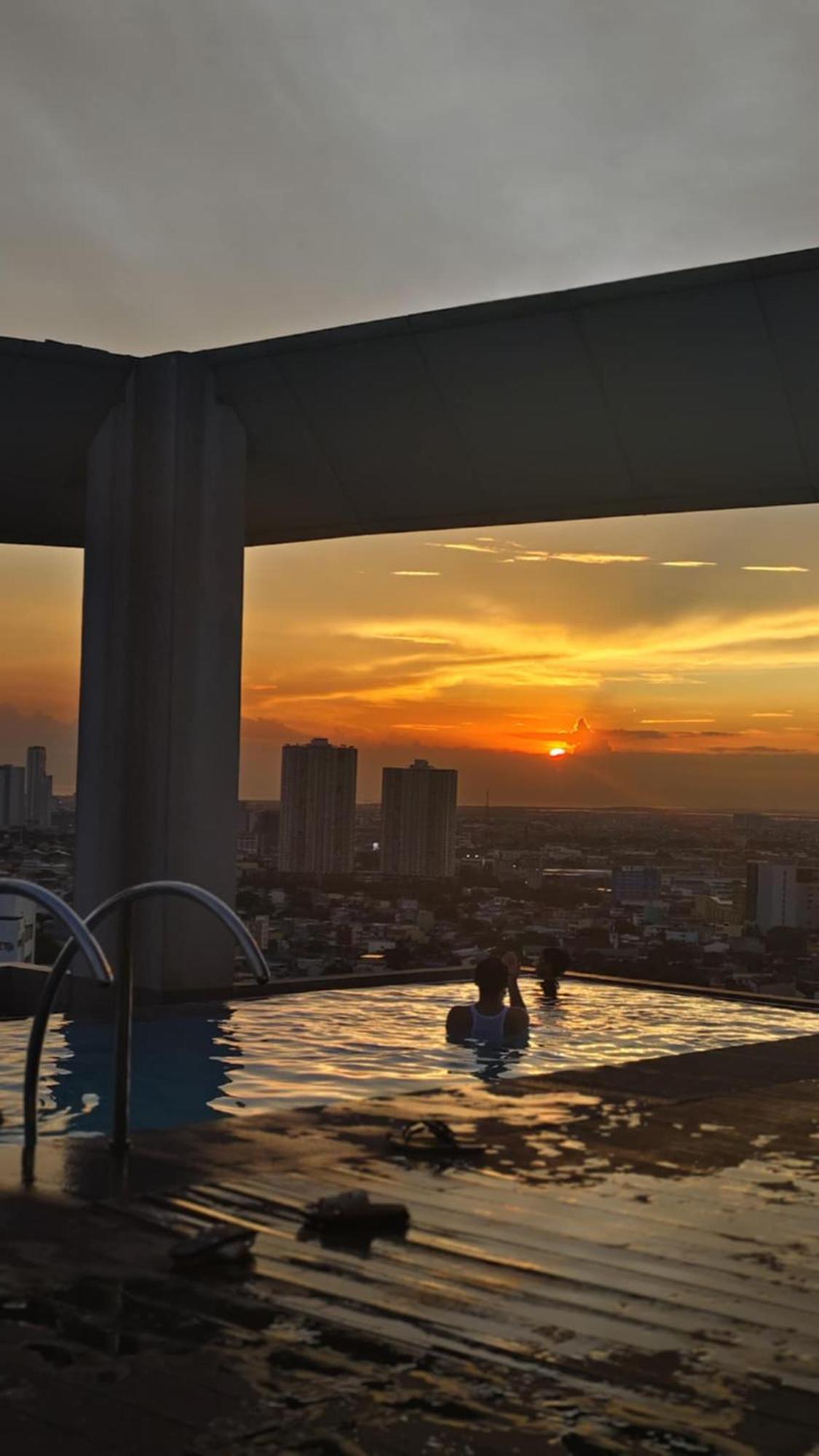 Aparthotel Deluxe One Bedroom By Christine Infront Of Trinoma Mall