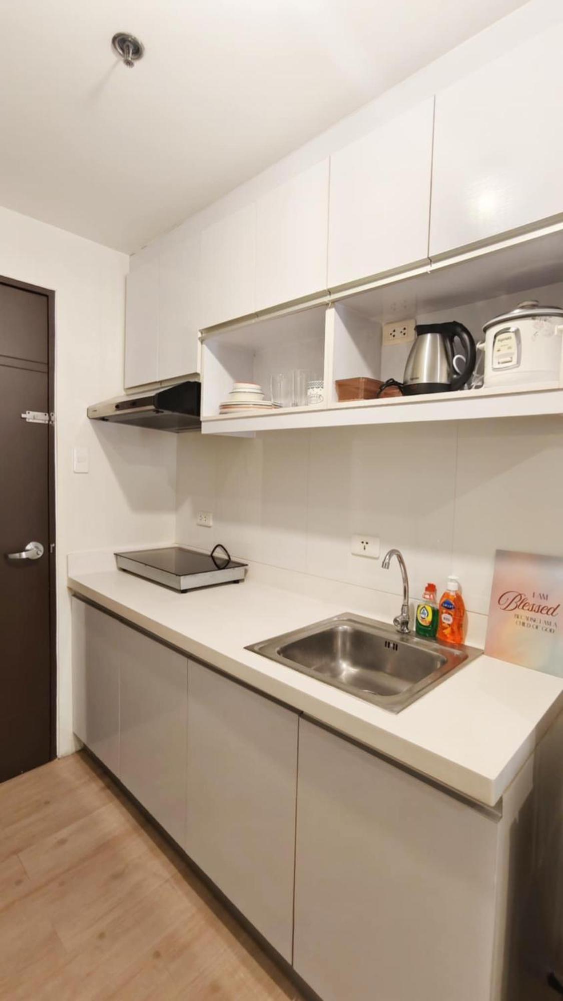 Deluxe One Bedroom By Christine Infront Of Trinoma Mall * Manila